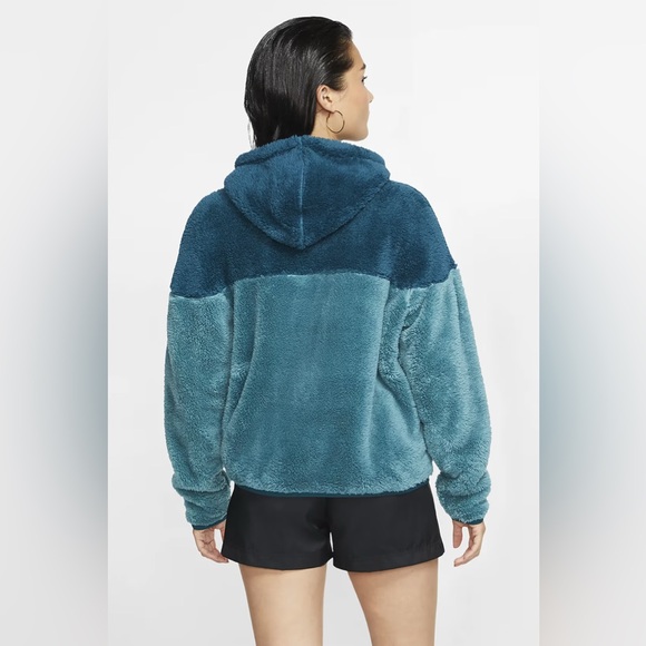 Women’s Nike Windrunner Sherpa - Picture 8 of 8